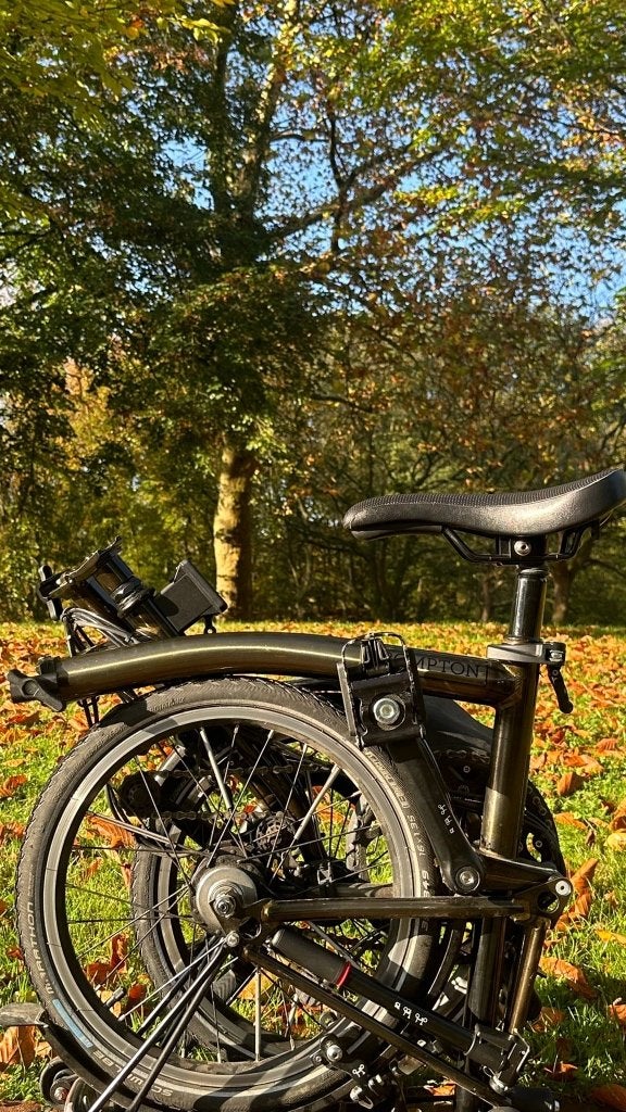 Brompton H6R black Lacquer 6 vitesses Hub dynamo full, Vélos & Vélomoteurs, Vitesses, Frein sur jante, Brompton, Comme neuf