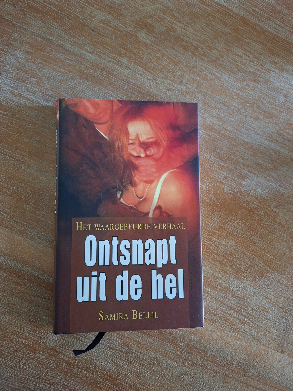 Boek ontsnapt uit de hel, Ophalen of Verzenden, Zo goed als nieuw