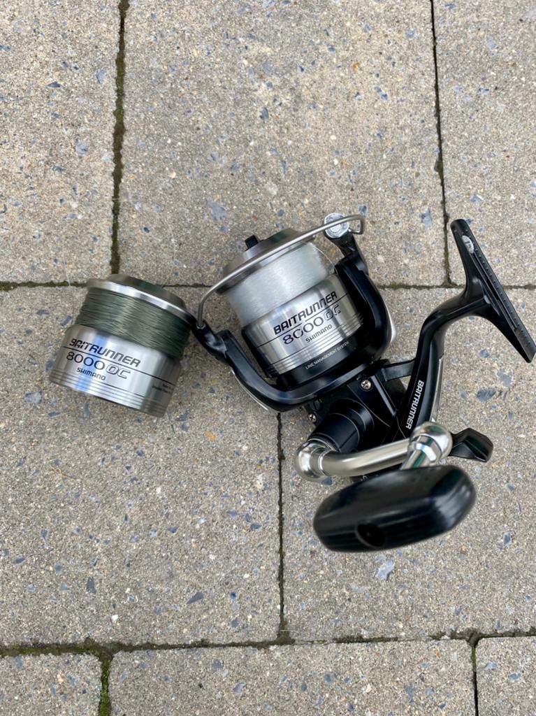 2 X SHIMANO BAITRUNNER 8000 Oceanic, Watersport en Boten, Ophalen, Zo goed als nieuw, Molen