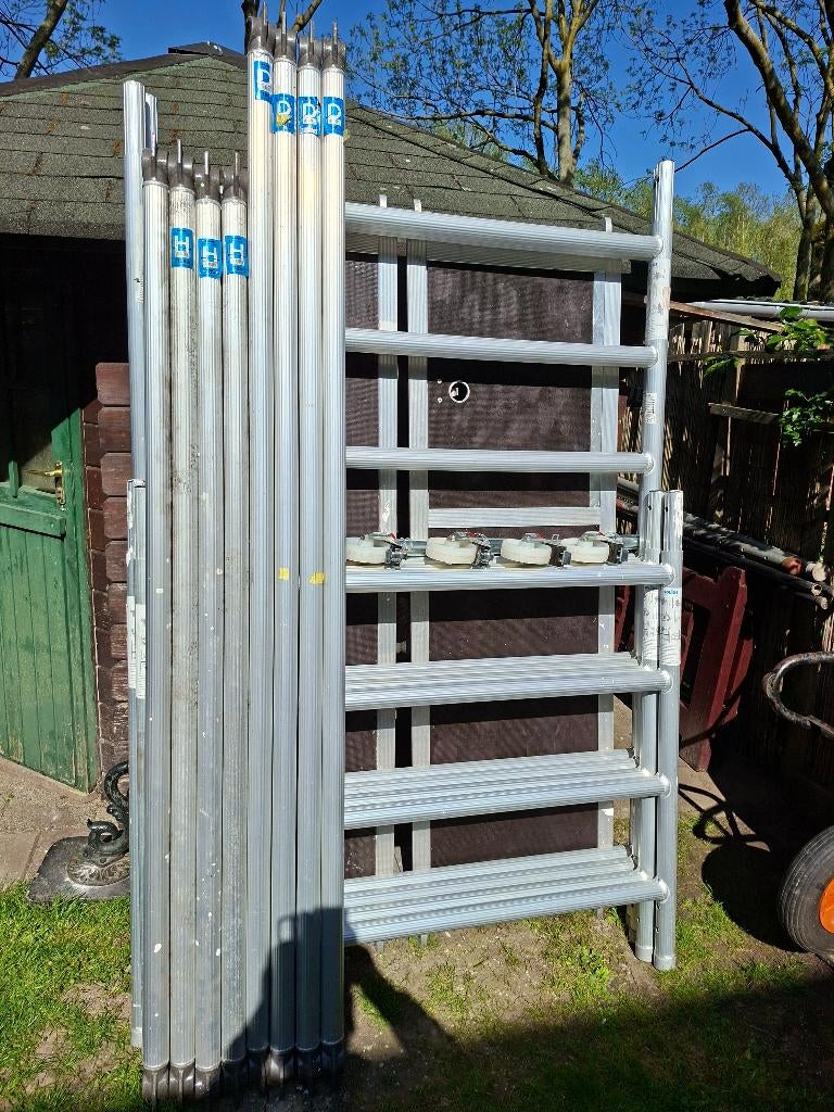 steiger/TOP kwaliteit steiger--gifvrij gecoat aluminium--, Doe-het-zelf en Bouw, Steigers, Ophalen, Zo goed als nieuw, Rolsteiger of Kamersteiger