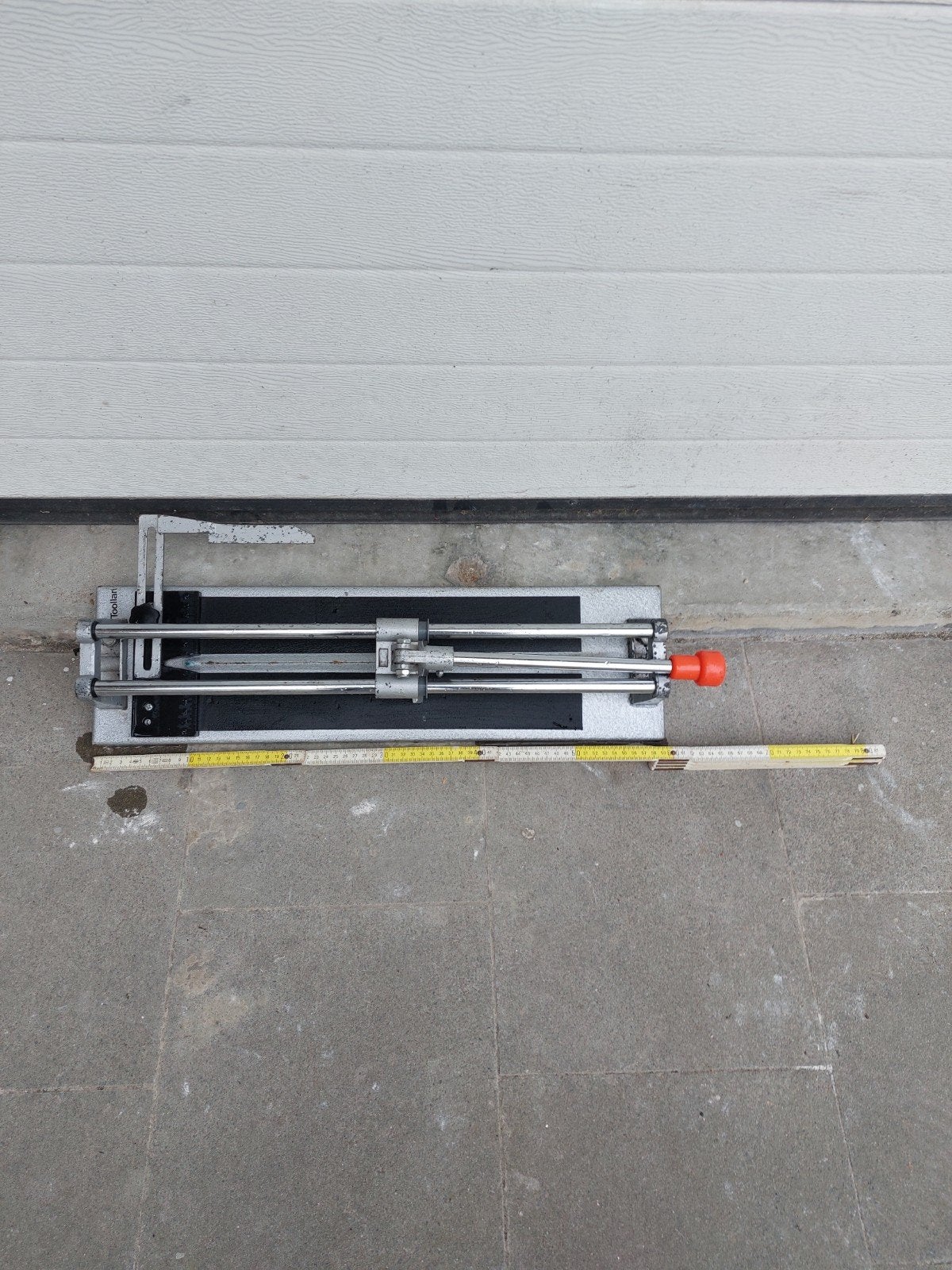 Tegelsnijder voor tegels van 40 cm, Ophalen