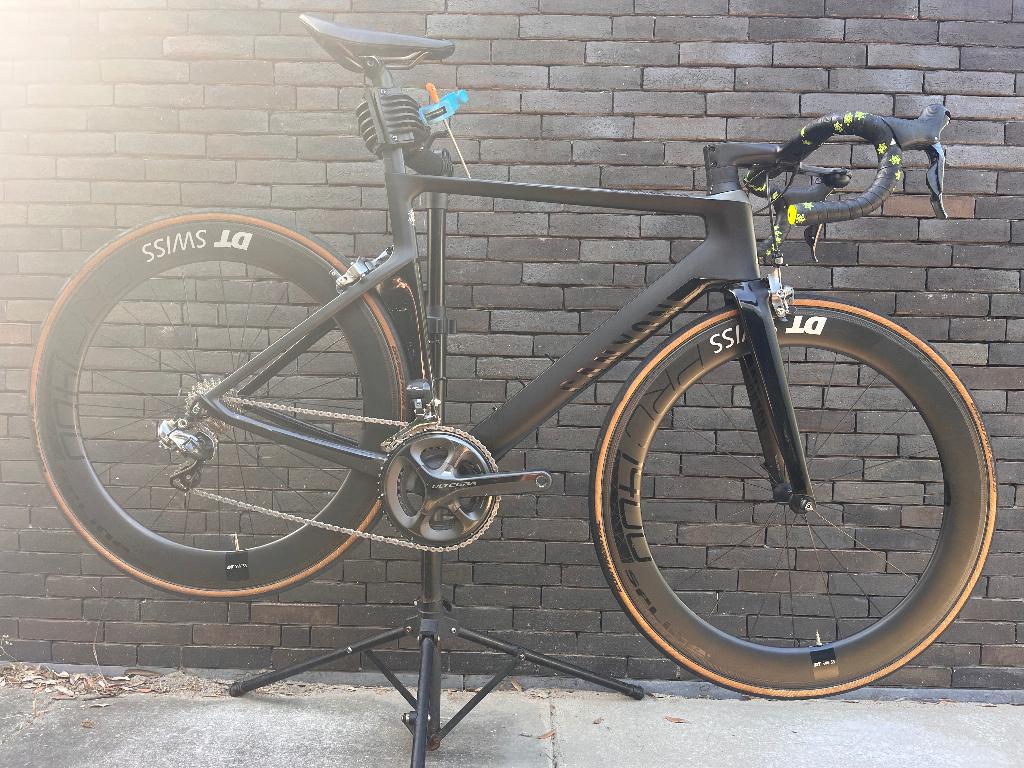 Canyon Aeroad CF SLX M avec 2 jeux de roues, Vélos & Vélomoteurs, Vélos | Vélos de course, Autres marques, Frein sur jante, Comme neuf