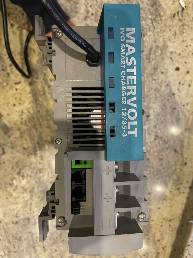 Mastervolt batterijlader, Ophalen