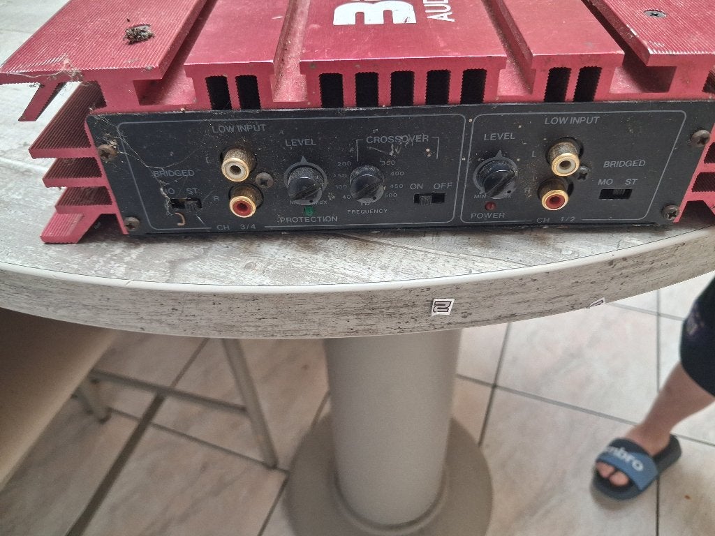 Ampli voiture, Enlèvement, Utilisé