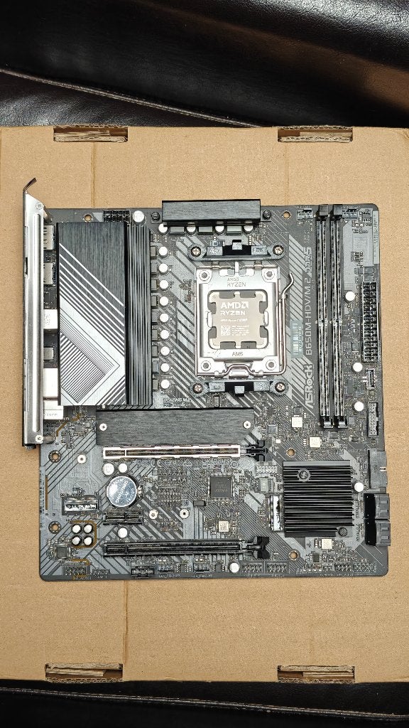 Asrock B650M-HDV/M.2 + AMD Ryzen 7 8700F bon état, Informatique & Logiciels, Cartes mères, Enlèvement ou Envoi, Comme neuf, Micro-ATX