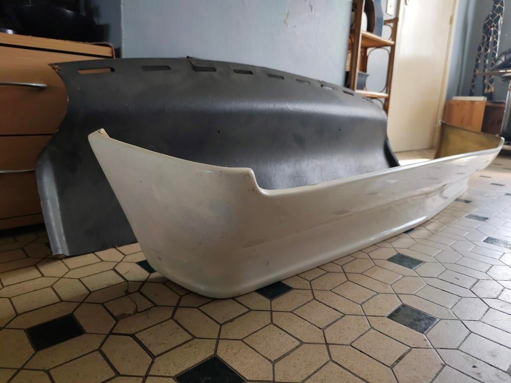 Spoiler et planche arrière Ford Escort mk2, Enlèvement