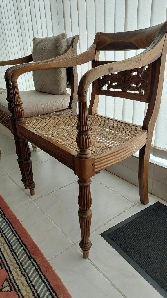 Deux élégants fauteuils vintage en bois — bon état, Antiquités & Art, Enlèvement