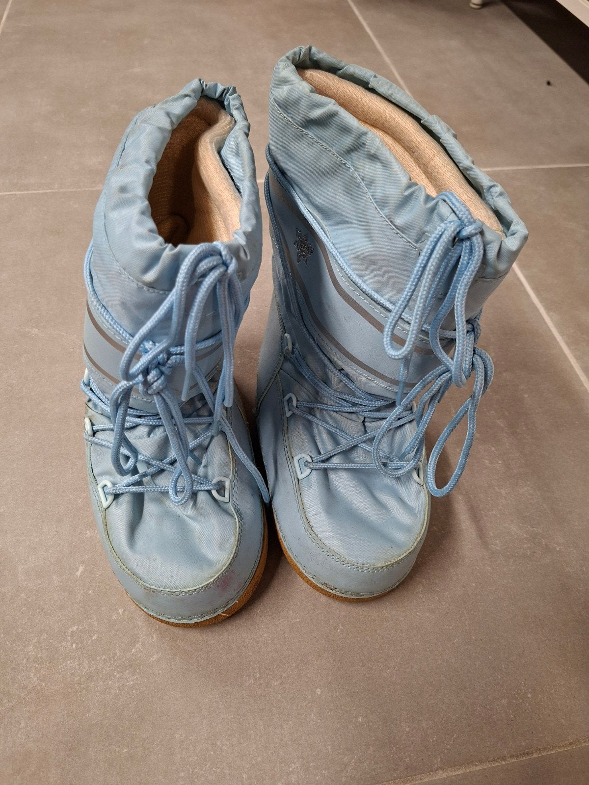 Moon boots 35-37, Enlèvement