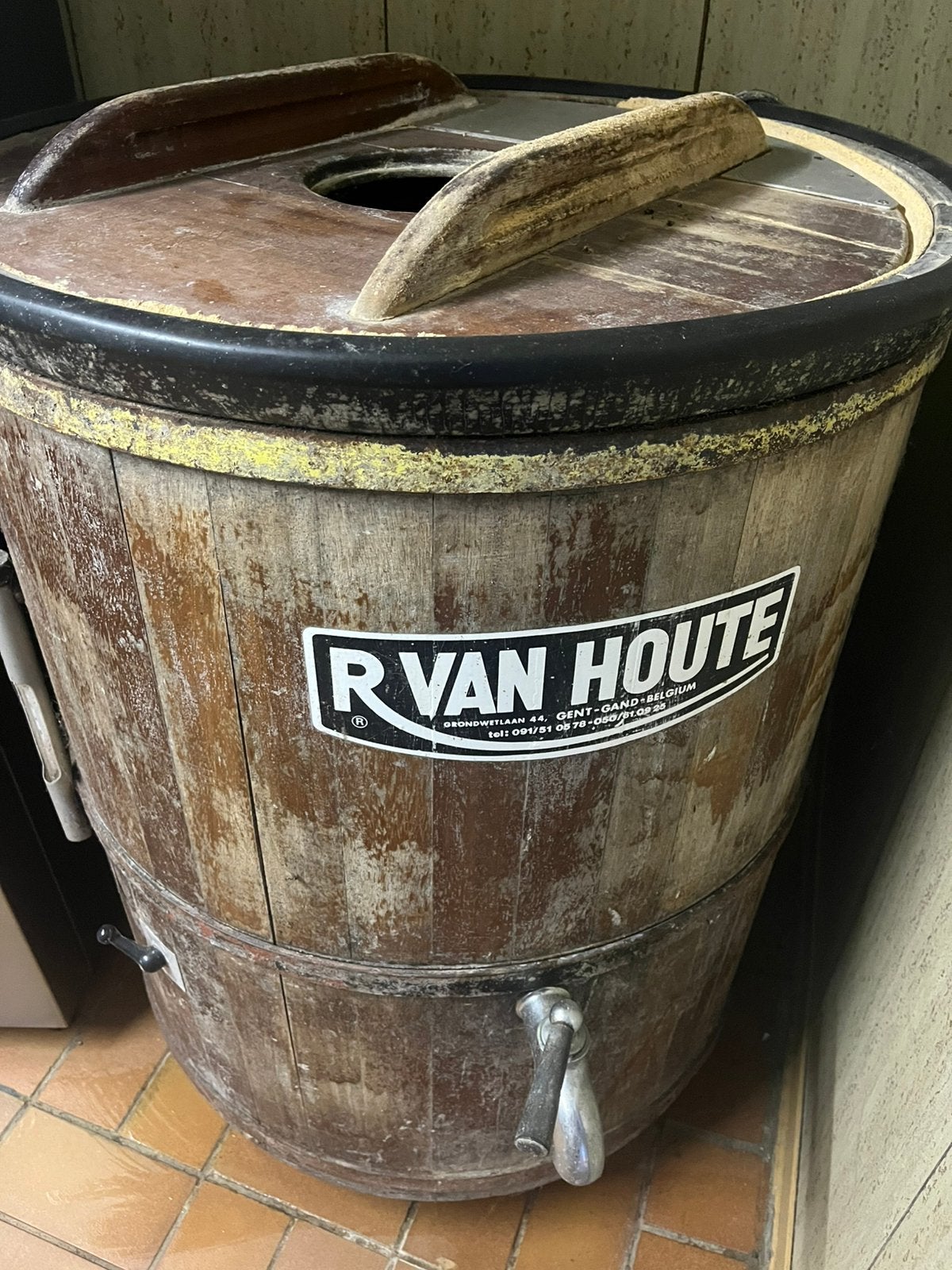 Boterton /boterkarn Van Houte, Enlèvement, Utilisé