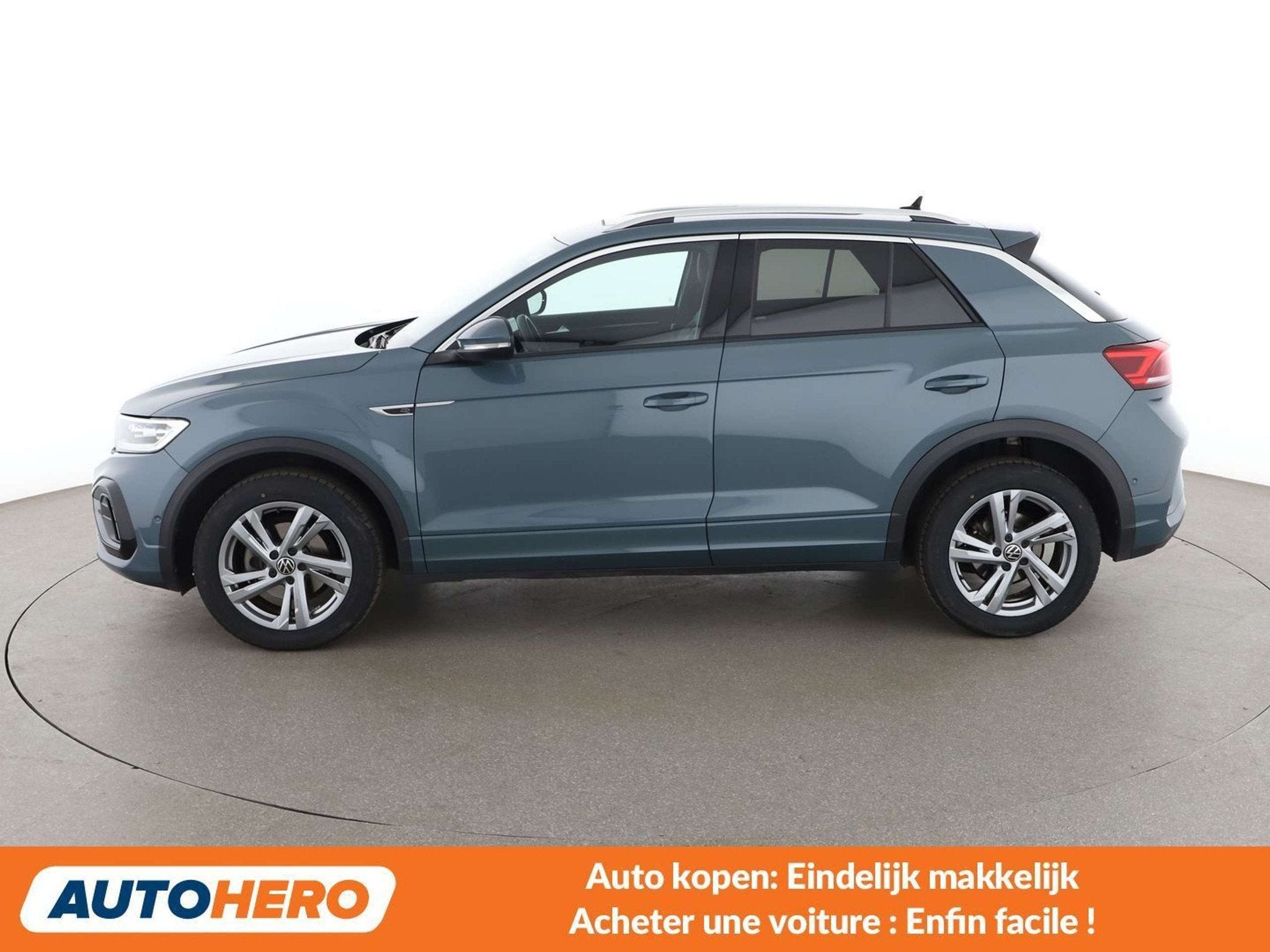 Volkswagen T-Roc 1.5 TSI ACT R-Line (bj 2024, automaat), Blauw, 5 zetels, 5 deurs, 150 pk