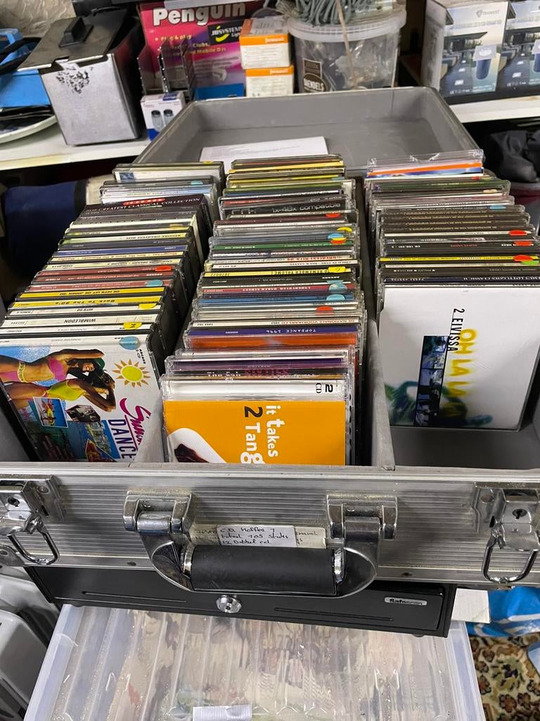 Koffer met cd ‘s.  105 stuks, Cd's en Dvd's, Ophalen, Zo goed als nieuw