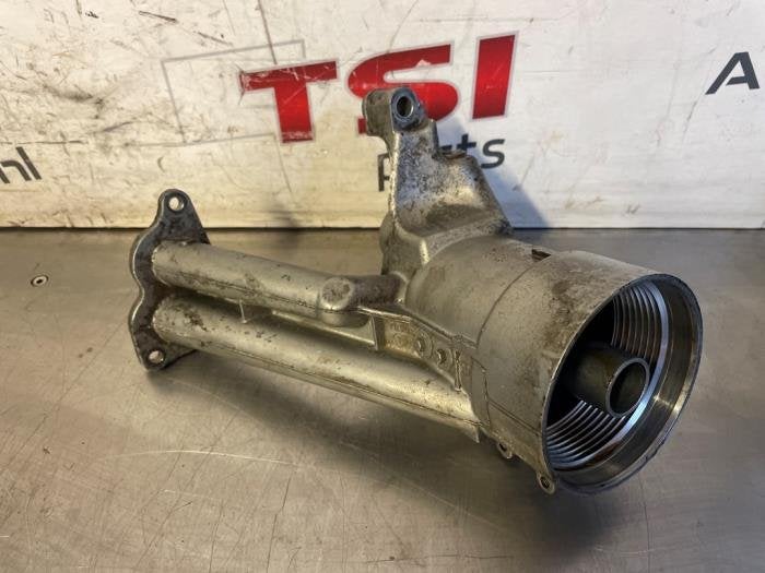 Boîtier filtre à huile d'un Audi Q7, -, 3 mois de garantie, Audi, Utilisé