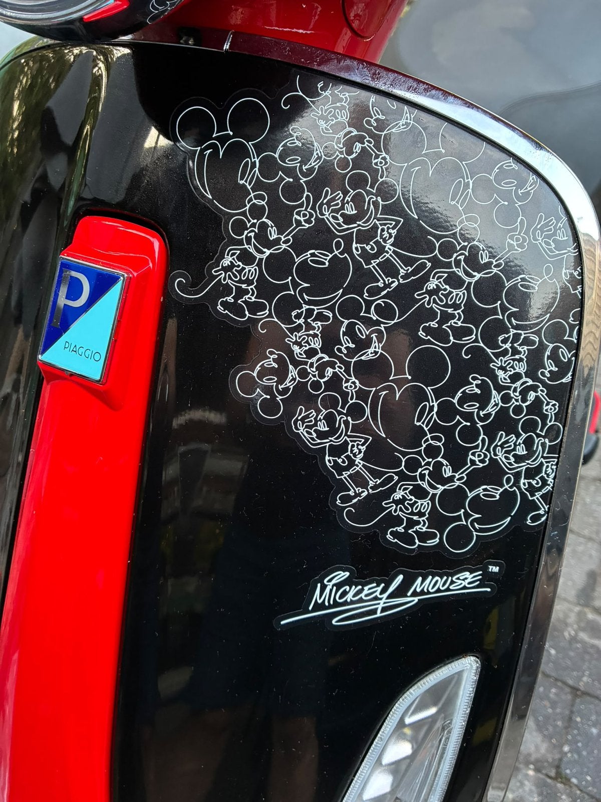 Limited edition disney vespa 125cc, Fietsen en Brommers, Ophalen, Zo goed als nieuw
