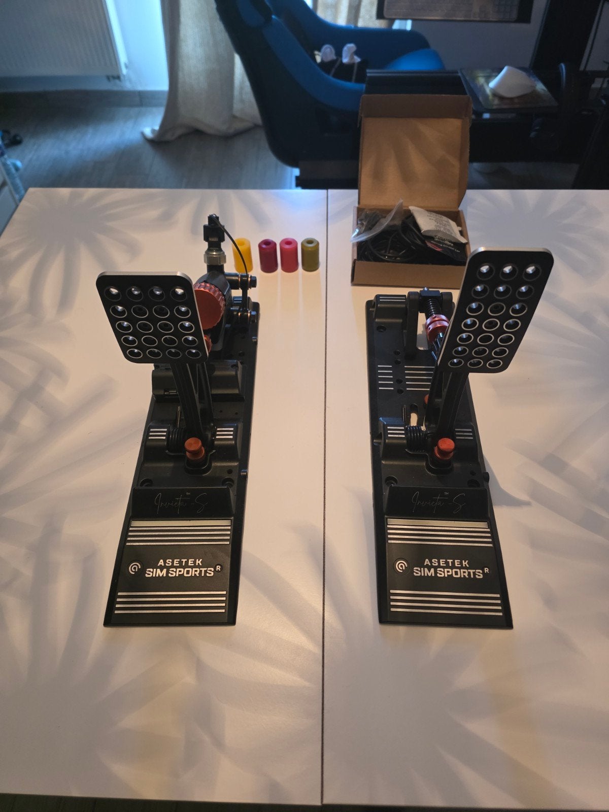 Simracing pedalier asetek invicta thorp 2 hydraulique, Enlèvement