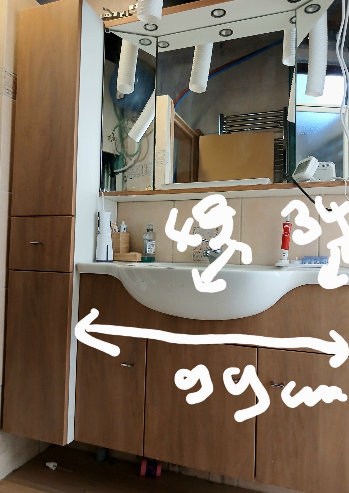 Meuble de salle de bain avec colonne gratuit à donner, Maison & Meubles, Enlèvement