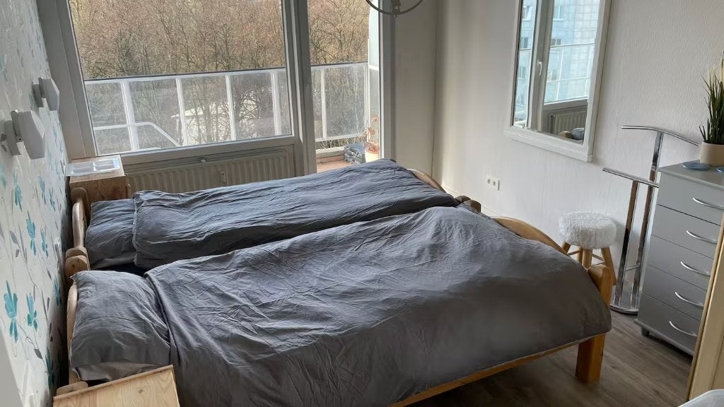 Bed massief grenen + lattenbodems + 2 matrassen, Ophalen, Gebruikt, 90 cm, Eenpersoons