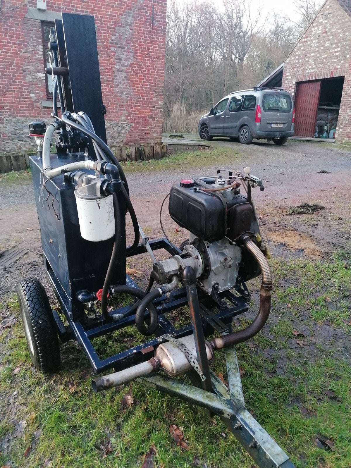 verticale houtklover, Ophalen, Dieselmotor