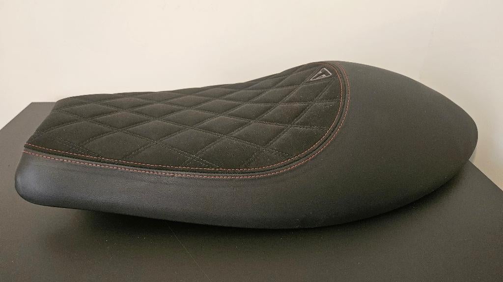 Selle confort Thruxton rs 1200, Motoren, Ophalen, Gebruikt