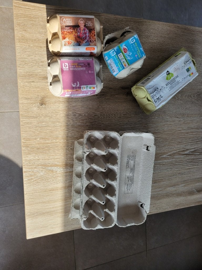 8 eierdozen, Ophalen, Zo goed als nieuw