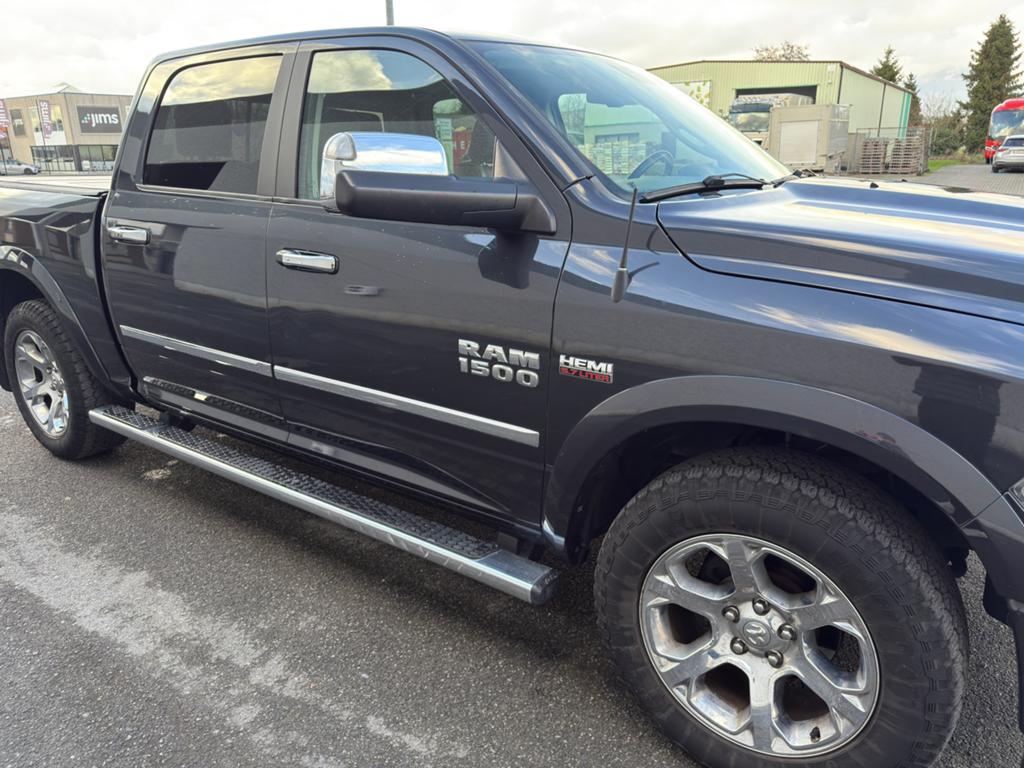 Dodge ram 5.7, Auto's, Bestelwagens en Lichte vracht, Particulier, Achteruitrijcamera, Dodge, LPG, Euro 6, 5 deurs, Automaat, Leder
