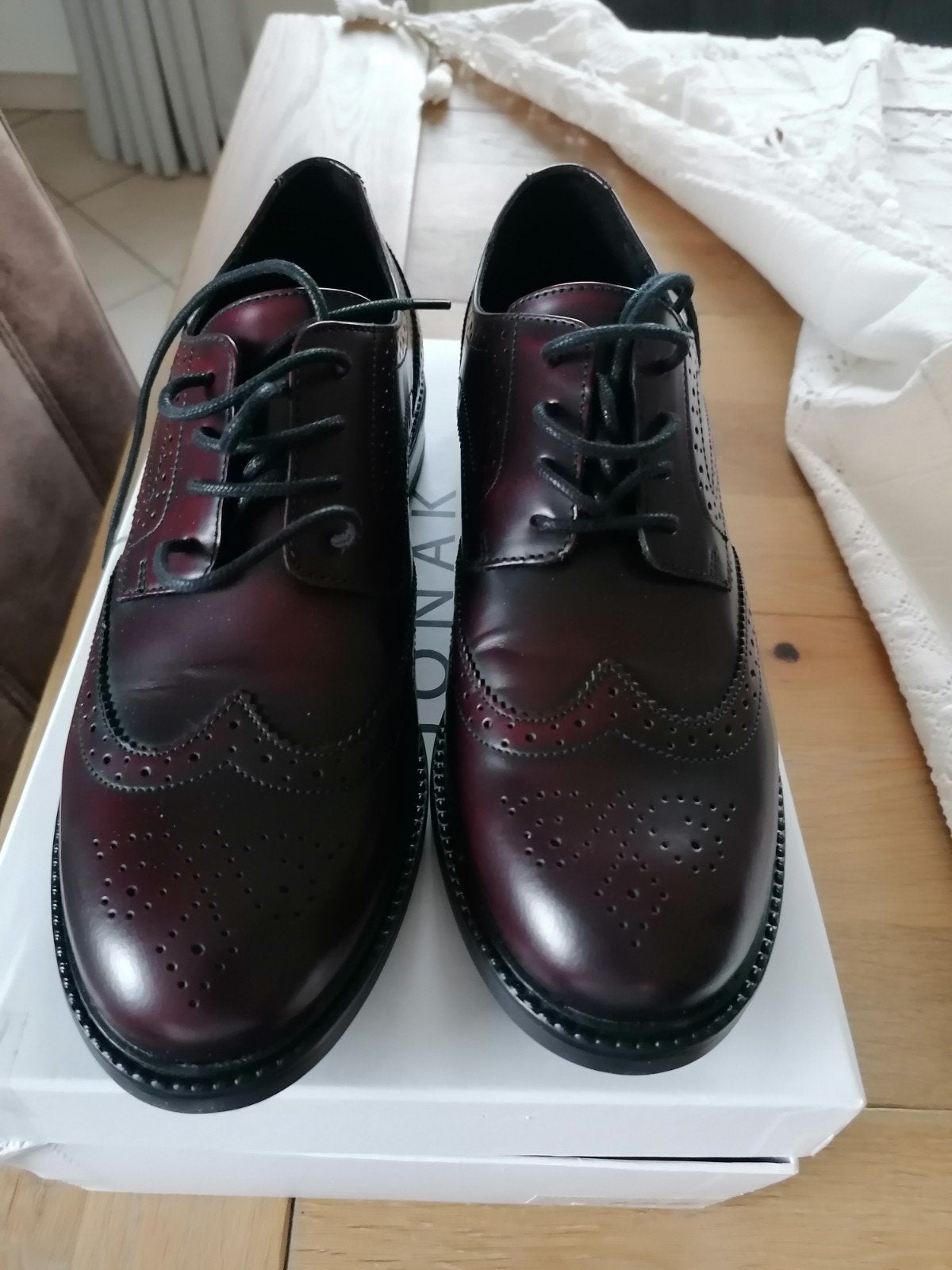 véritable derbies cuir 40. jonak, Enlèvement ou Envoi