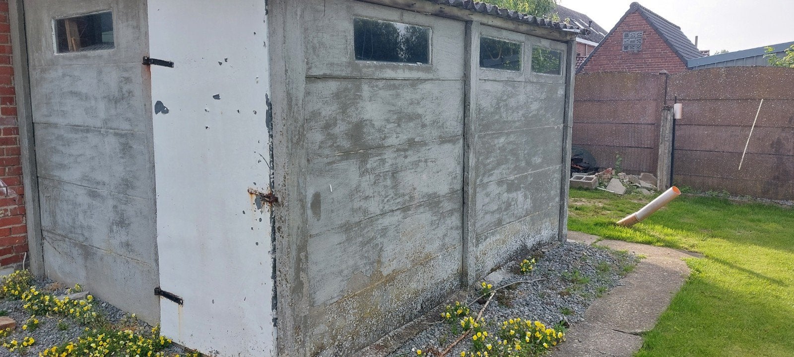 Berging  uit betonnen  platen, Ophalen