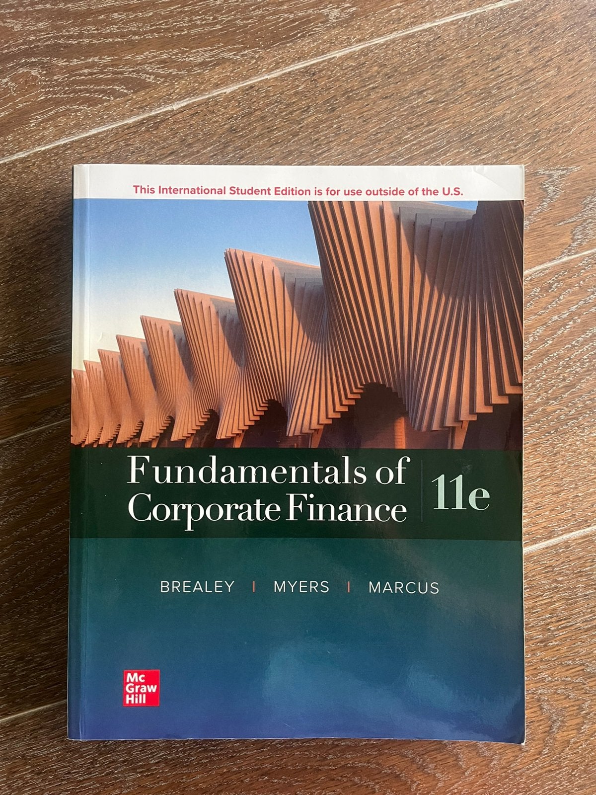 Handboek fundamentals of corporate finance, Ophalen of Verzenden, Zo goed als nieuw
