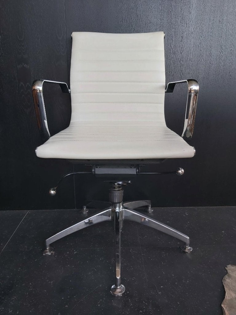 Mooie midcentury stijl Bureau /vergaderstoel -12 beschikbaar, Ophalen, Wit, Bureaustoel