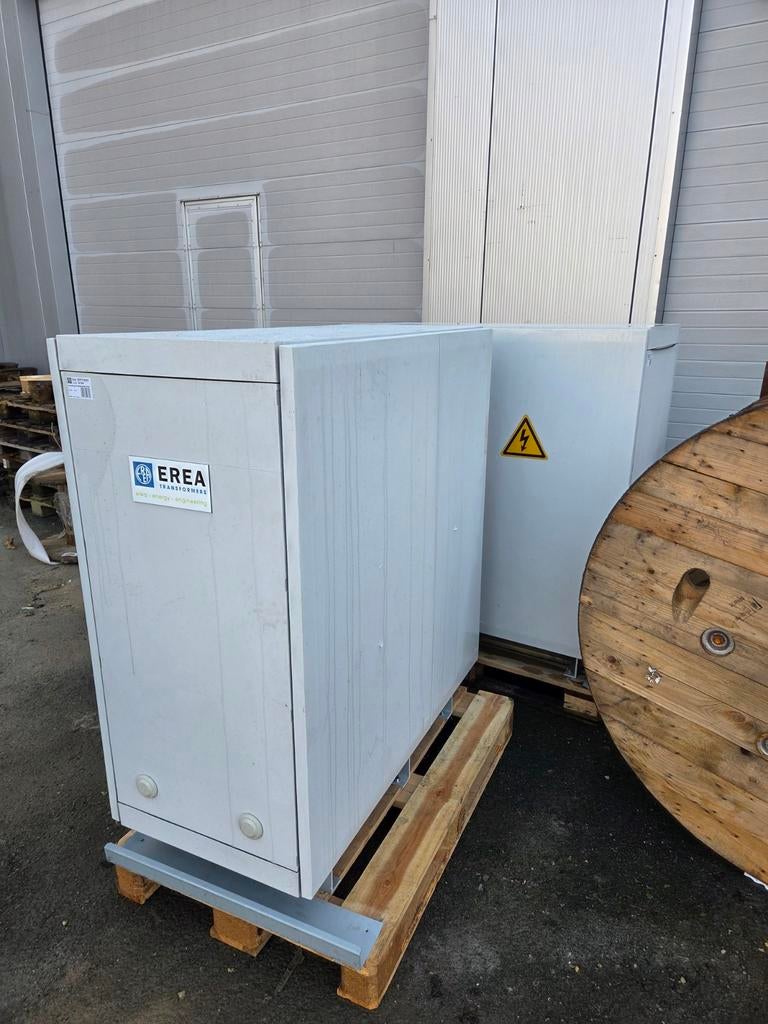 2 armoire a vendre, Enlèvement ou Envoi