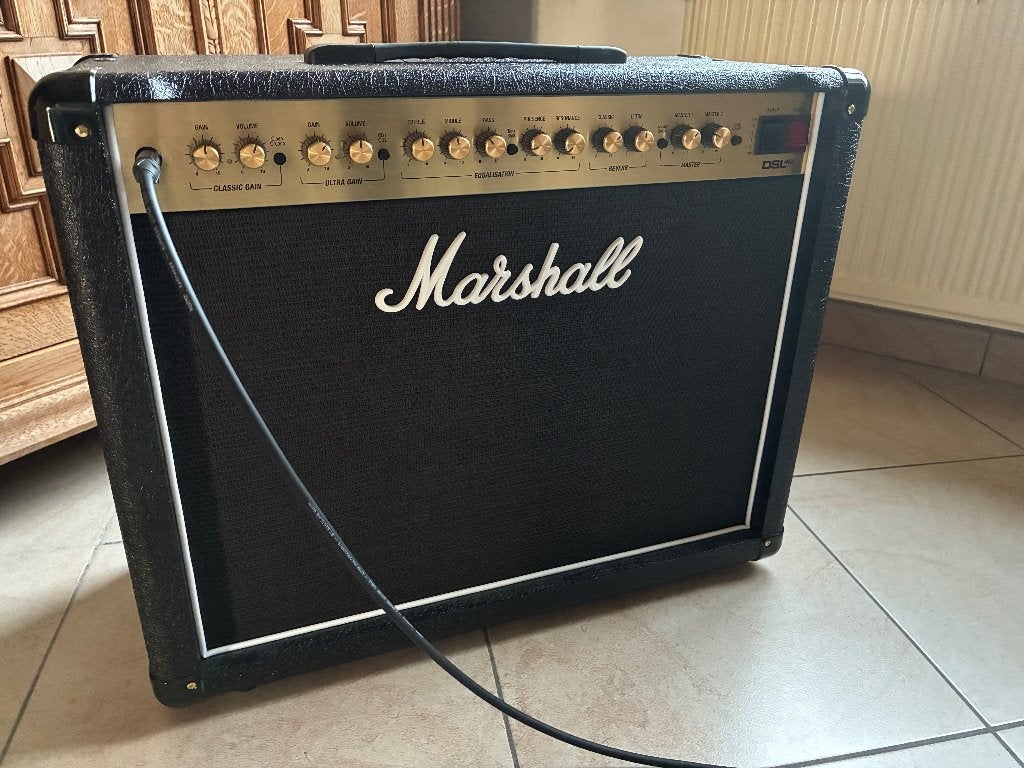 Marshall DSL40cr incl pedaal PEDL-91016, Muziek en Instrumenten, Snaarinstrumenten | Gitaren | Elektrisch, Ophalen, Zo goed als nieuw