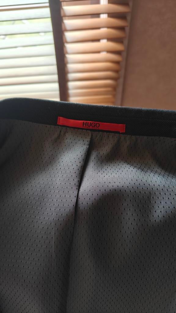 Vêtements pour hommes, Enlèvement