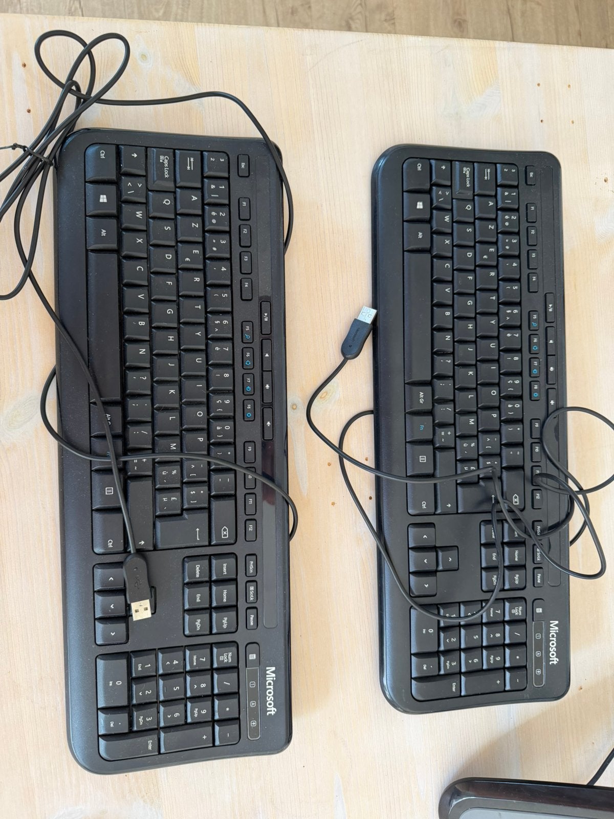 Microsoft AZERTY toetsenborden, Computers en Software, Toetsenborden, Ophalen, Azerty, Zo goed als nieuw
