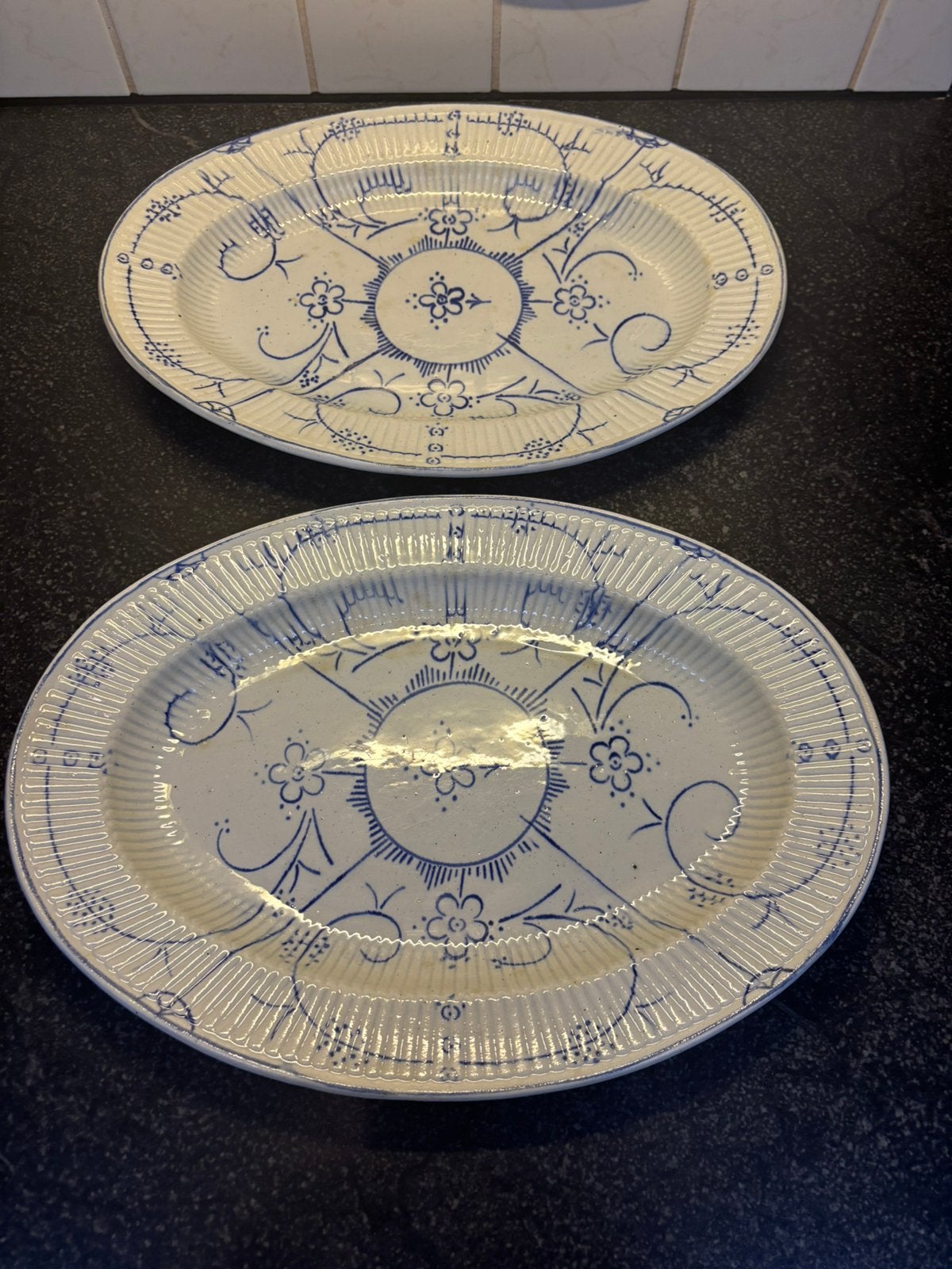 Boch 2 ovale  schotels, Antiek en Kunst, Ophalen
