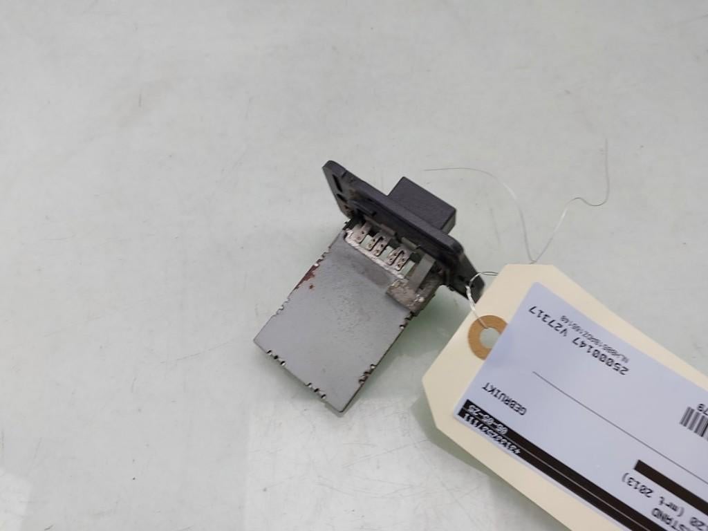 KACHELWEERSTAND Hyundai i20 (01-2008/12-2015) (|9711705000|), Gebruikt, Hyundai