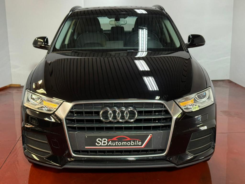 Audi Q3 Q3 2.0 TDi // BI-XENON // GPS // GARANTIE //, Auto's, Audi, Euro 5, 4 cilinders, Zwart, Bedrijf