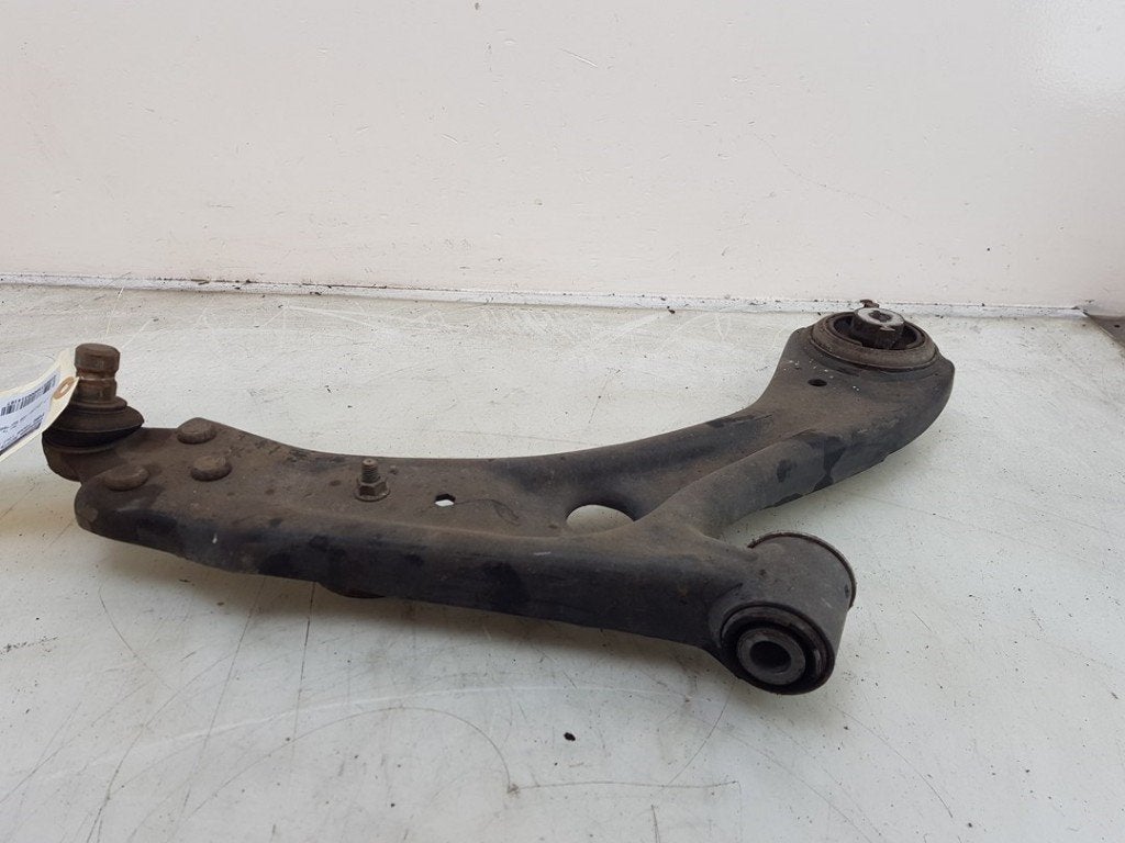 BRAS DE SUSPENSION AVANT DROIT (TRIANGLE) Focus 4 Wagon, Utilisé, Ford