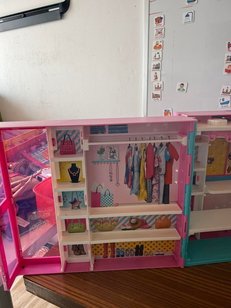 Barbie slaapkamer, Ophalen, Zo goed als nieuw