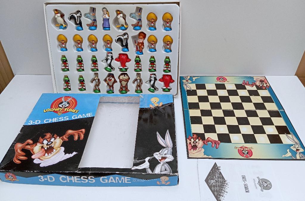 schaakspel LOONEY TUNES 3-D CHESS GAME WARNER BROS, Verzamelen, Ophalen of Verzenden, Looney Tunes, Gebruikt