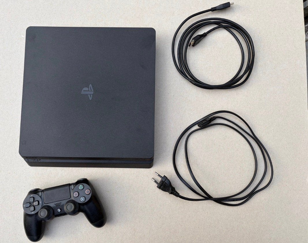 ps4 1tb software 11, Games en Spelcomputers, Ophalen of Verzenden, Zo goed als nieuw
