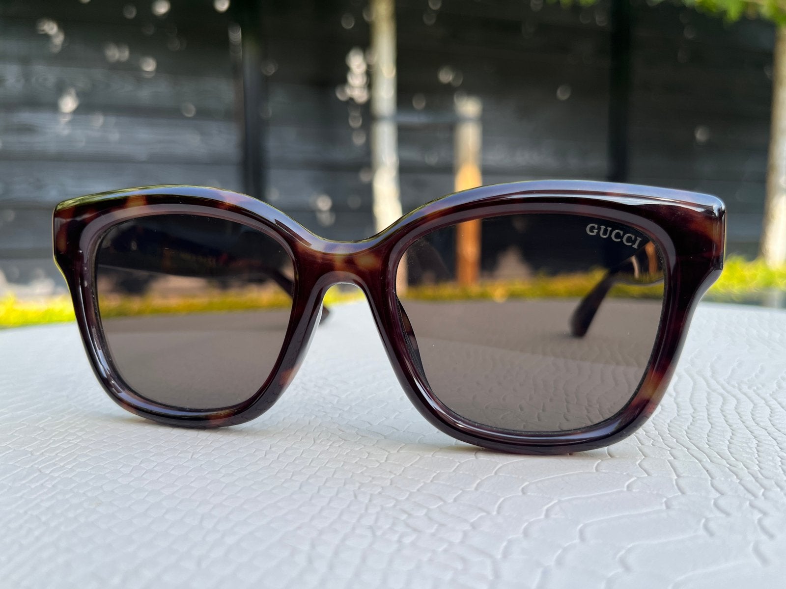 Nieuwe Gucci zonnebril, Bijoux, Sacs & Beauté, Neuf, Autres marques, Brun, Enlèvement