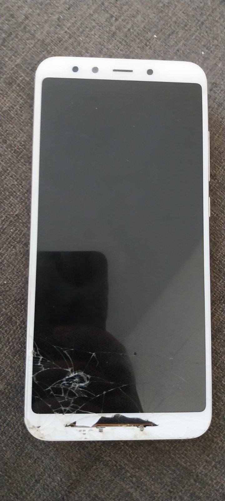 Xiaomi mi A2 voor onderdelen/pour pieces, Telecommunicatie, Mobiele telefoons | Huawei, Gebruikt, Wit, Touchscreen, Ophalen of Verzenden