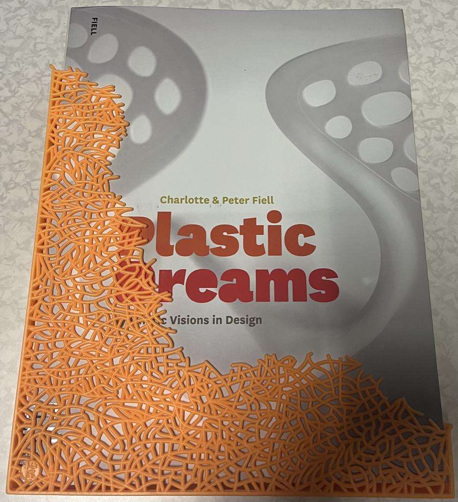 Boek: Plastic Dreams (2009)., Fotografie algemeen, Ophalen of Verzenden, DIVERSEN, Zo goed als nieuw