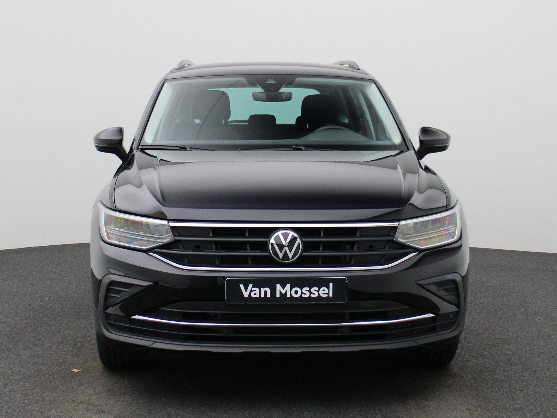 Volkswagen Tiguan 2.0 TDI SCR DSG Life | Camera | PDC V+A |, Auto's, Stof, 4 cilinders, 2000 kg, Zwart