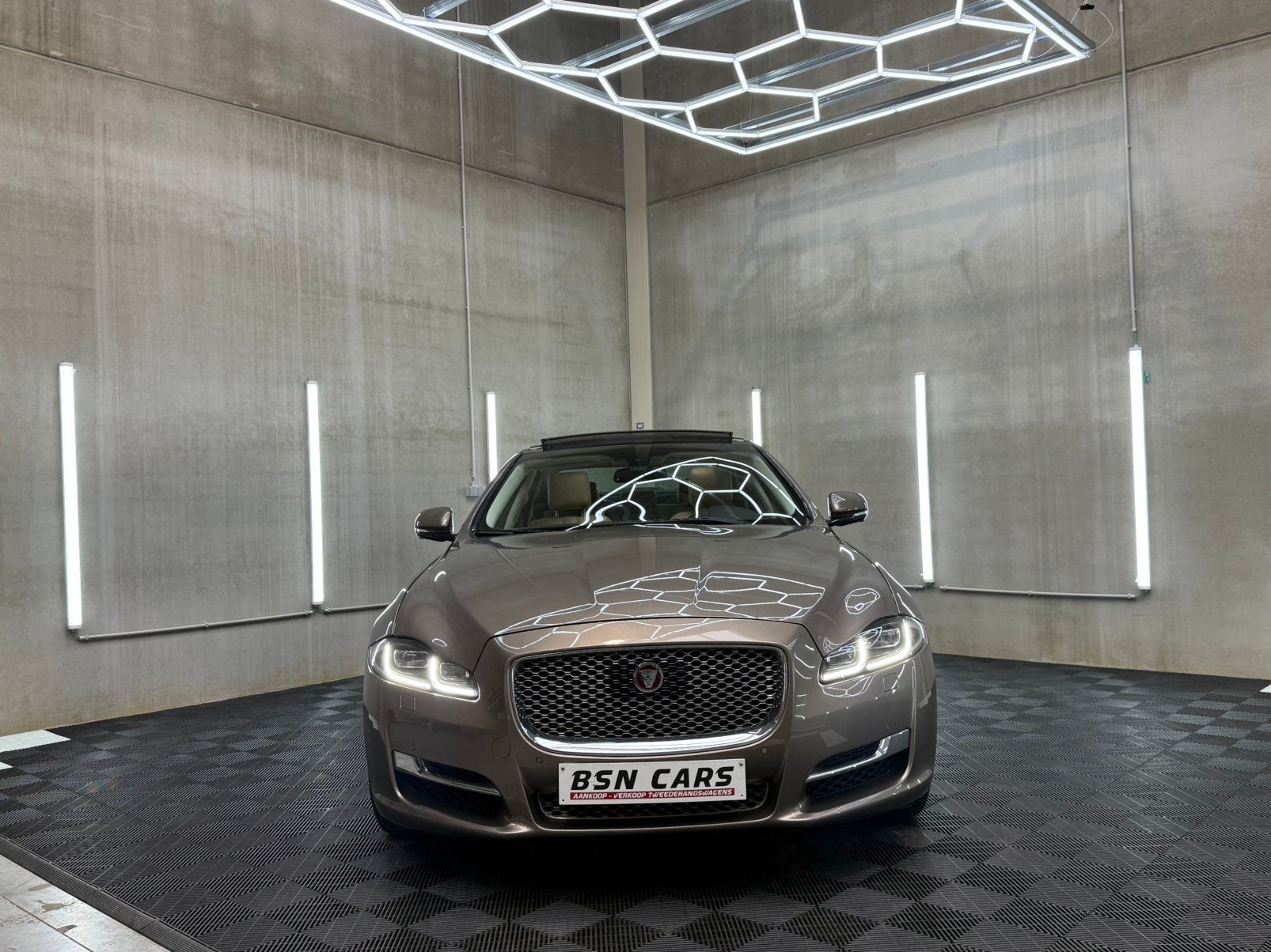 JAGUAR XJ/3.0/LUXURY/PANO/360/MERIDIAN/MEMORY/FULL/GARANTIE, Autos, Jaguar, Cuir, Essai à domicile, Achat, Entreprise