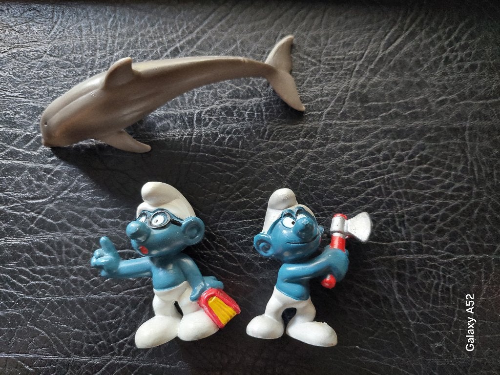 Schleich verzamelfiguurtjes: 2 smurfen en 1 dolfijn, Verzamelen, Smurfen, Ophalen of Verzenden, Zo goed als nieuw, Brilsmurf, Poppetje, Figuurtje of Knuffel