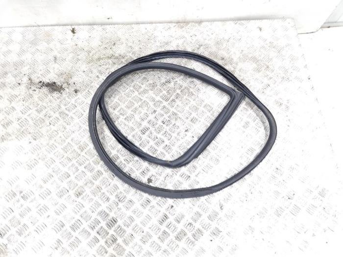 Portierrubber 2Deurs links van een BMW 1-Serie, Gebruikt, -, -, Ophalen of Verzenden