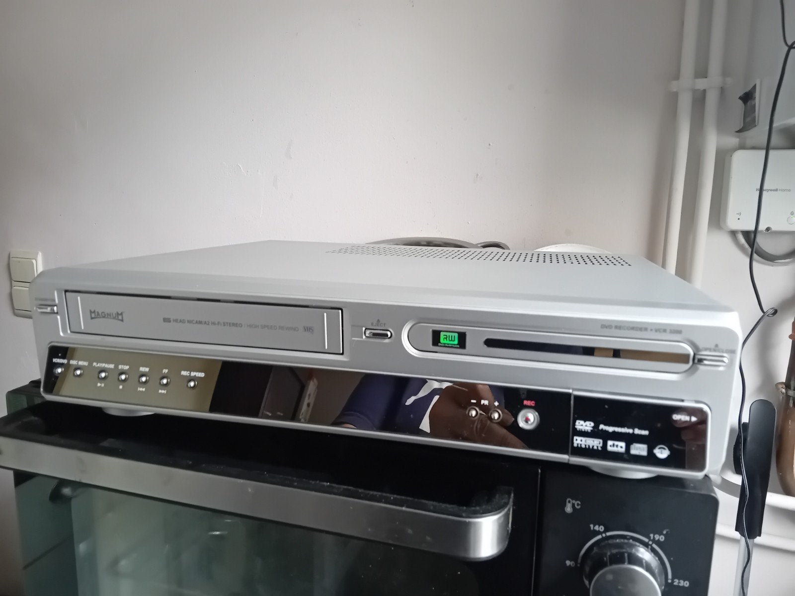 Magnétoscope combi DVD-VHS, Audio, Tv en Foto, Videospelers, Ophalen of Verzenden, Refurbished, VHS-speler of -recorder