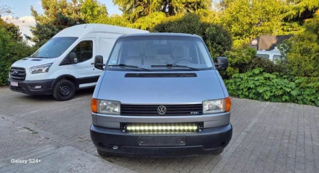 Volkswagen Transporter T4 — 2.5 TDI 225 000 km Prêt à rouler, Argent ou Gris, Achat, 2500 cm³, Entreprise