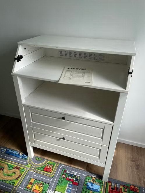 Verzorgingstafel - commode ikea sundvik, Kinderen en Baby's, Kinderkamer | Commodes en Kasten, Ophalen, Zo goed als nieuw, Commode