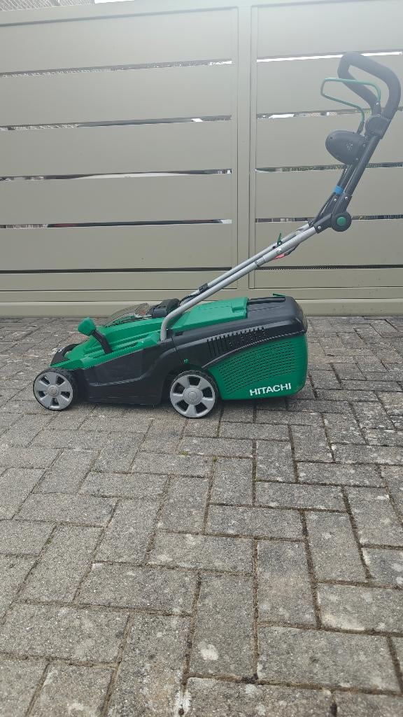 Grasmaaier Hitachi-Koki ML36DL, Ophalen, Cirkelmaaier, Gebruikt, Accu-grasmaaier